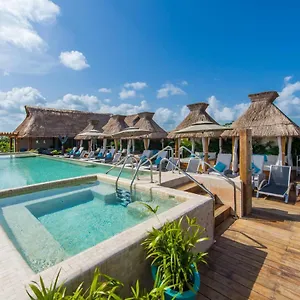 https://naay-boutique.tulum-hotels.net